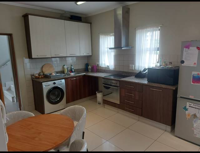 2 BEDROOM APARTMENT TO LET IN UMHLANGA RIDGE